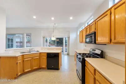 2065 E Bighorn Mountain Drive, Oro Valley, AZ 85755 - Photo 23