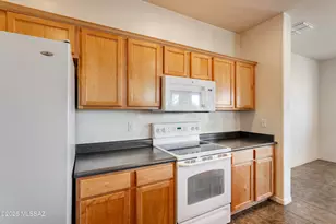 686 W Shadow Wood St, Green Valley, AZ 85614 - Photo 9