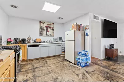 6241 E 34th Street, Tucson, AZ 85711 - Photo 9