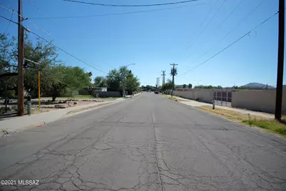 2462 N Balboa Avenue, Tucson, AZ 85705 - Photo 17