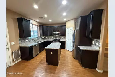 686 W Calle Canto Sereno, Sahuarita, AZ 85629 - Photo 3