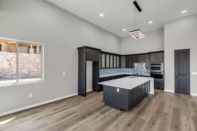 2399 Della Roccia Court, Oro Valley, AZ 85737 - Photo 11