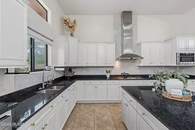 1220 W Calabria Court, Oro Valley, AZ 85755 - Photo 5