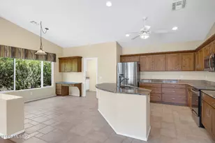 37889 S Skyline Dr, Tucson, AZ 85739 - Photo 13