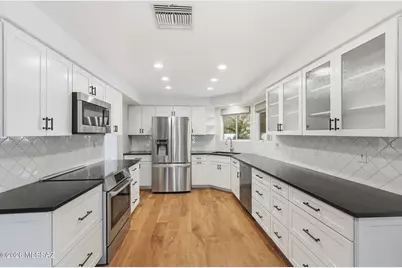 9840 N High Meadow Trail, Tucson, AZ 85742 - Photo 5