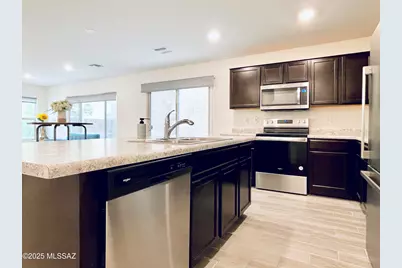 1047 E Descent Street, Tucson, AZ 85719 - Photo 11