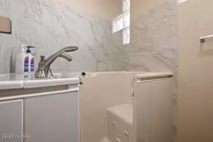 518 W Parkwood Ct, Green Valley, AZ 85614 - Photo 9