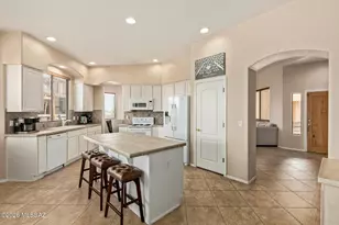 11962 N Crescendo Dr, Tucson, AZ 85737 - Photo 9