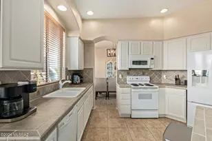 11962 N Crescendo Dr, Tucson, AZ 85737 - Photo 11