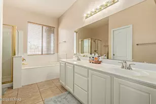 11962 N Crescendo Dr, Tucson, AZ 85737 - Photo 17