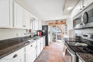 841 W la Calandria, Green Valley, AZ 85622 - Photo 11