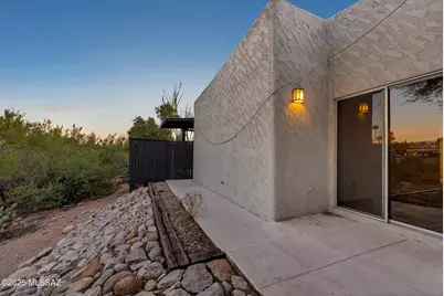 4558 E Sunrise Drive, Tucson, AZ 85718 - Photo 11