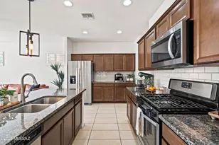 902 E Prairie Field Ln, Sahuarita, AZ 85629 - Photo 15