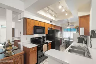 7945 E Colette Cir, Tucson, AZ 85710 - Photo 13