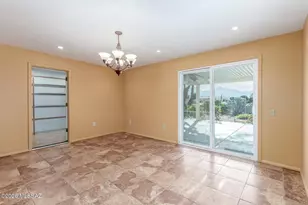 132 E Santa Rebecca Dr, Green Valley, AZ 85614 - Photo 7