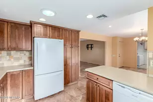 132 E Santa Rebecca Dr, Green Valley, AZ 85614 - Photo 11