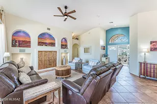 668 W Greenview Pl, Green Valley, AZ 85614 - Photo 13