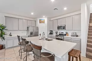 6255 S Desert Peak Dr, Tucson, AZ 85706 - Photo 5