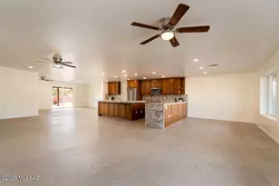 11000 E Roger Rd, Tucson, AZ 85749 - Photo 21