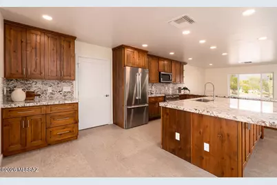 11000 E Roger Road, Tucson, AZ 85749 - Photo 23