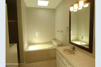 5900 N Misty Ridge Drive, Tucson, AZ 85718 - Photo 19