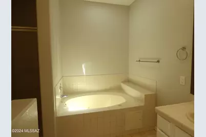 5900 N Misty Ridge Drive, Tucson, AZ 85718 - Photo 21