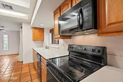 3167 N Willow Creek Drive, Tucson, AZ 85712 - Photo 7
