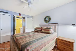 386 S La Canada Dr, Green Valley, AZ 85614 - Photo 9