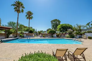 386 S La Canada Dr, Green Valley, AZ 85614 - Photo 17