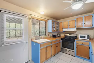 386 S La Canada Dr, Green Valley, AZ 85614 - Photo 5