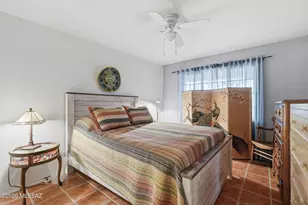 386 S La Canada Dr, Green Valley, AZ 85614 - Photo 9