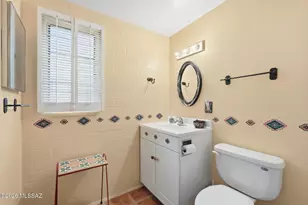 386 S La Canada Dr, Green Valley, AZ 85614 - Photo 11