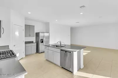 11172 S Weismann Dr, Vail, AZ 85641 - Photo 7