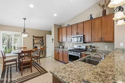 2776 E Glen Canyon Road, Green Valley, AZ 85614 - Photo 17