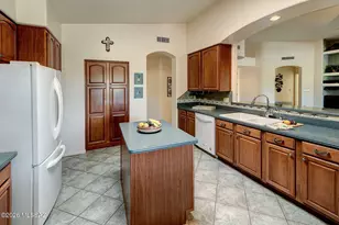 5213 Spring View Dr, Tucson, AZ 85749 - Photo 17