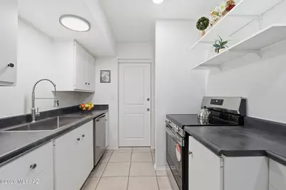 8365 E Louise Drive, Tucson, AZ 85730 - Photo 7