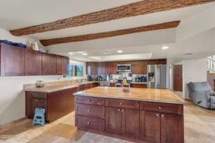 7370 S Cactus Thorn Ln, Tucson, AZ 85747 - Photo 7