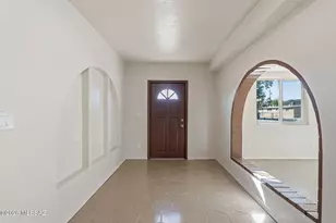 1657 W Circle B Dr, Tucson, AZ 85713 - Photo 5