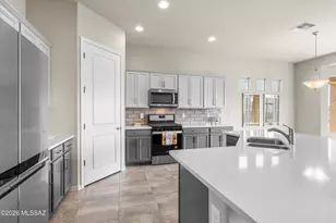 870 N Camino Cerro Morado, Green Valley, AZ 85614 - Photo 7