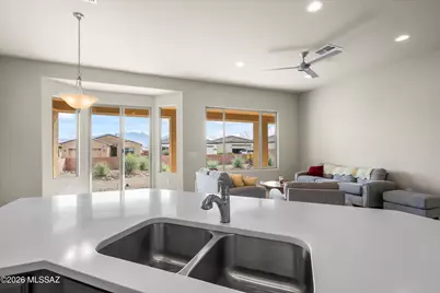 870 N Camino Cerro Morado, Green Valley, AZ 85614 - Photo 9