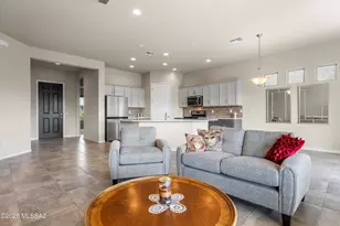 870 N Camino Cerro Morado, Green Valley, AZ 85614 - Photo 3