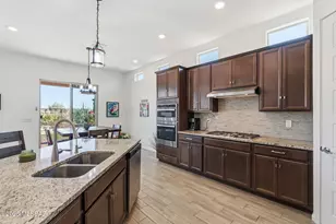 10720 N Iron Peak Dr, Tucson, AZ 85742 - Photo 15