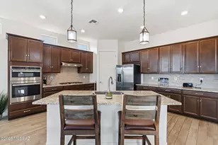 10720 N Iron Peak Dr, Tucson, AZ 85742 - Photo 11