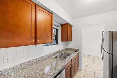 660 E River Road #APT W, Tucson, AZ 85704 - Photo 7