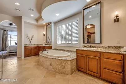14216 N Silent Ridge Court, Marana, AZ 85658 - Photo 13