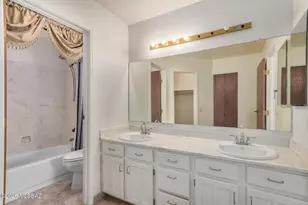 10242 E Potomac Pl, Tucson, AZ 85748 - Photo 13