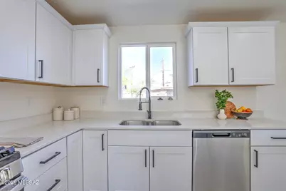1742 W Veterans Place, Tucson, AZ 85713 - Photo 13