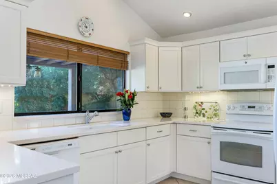 3132 N Willow Creek Drive, Tucson, AZ 85712 - Photo 15