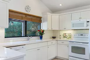 3132 N Willow Creek Dr, Tucson, AZ 85712 - Photo 15