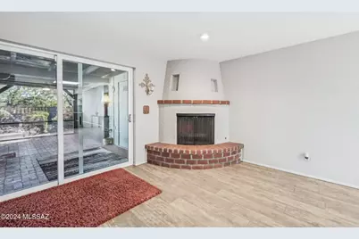 611 S Los Opalos, Green Valley, AZ 85614 - Photo 5